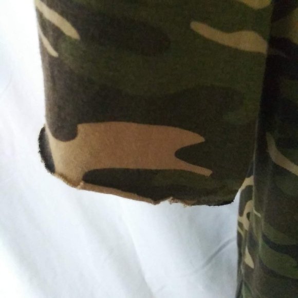 Smith & Graham Camo Graffiti Hustle Today Shirt - Picture 4 of 6